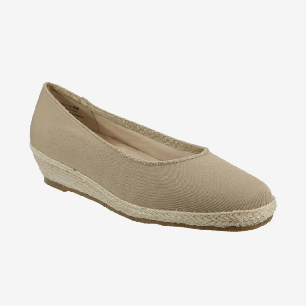 David Tate/ Chill /slip on espadrille / size 7 N / color Taupe